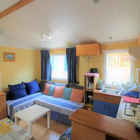 Camping Les Pins Maritimes Mobil 134 *