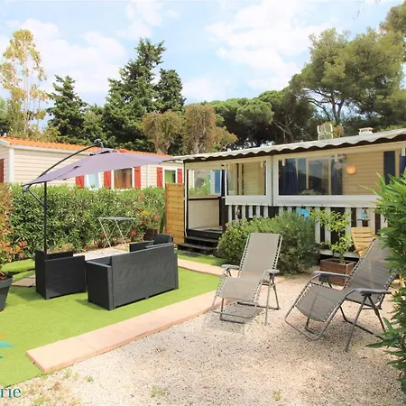 Campsite Camping Les Pins Maritimes Mobil 134 Hyeres